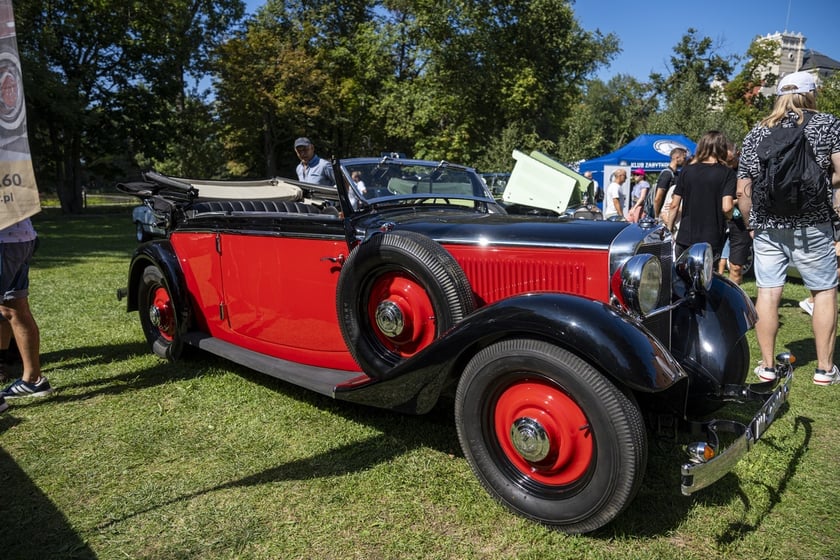MotoClassic Wrocław w Zamku Topacz. Zdjęcie archiwalne