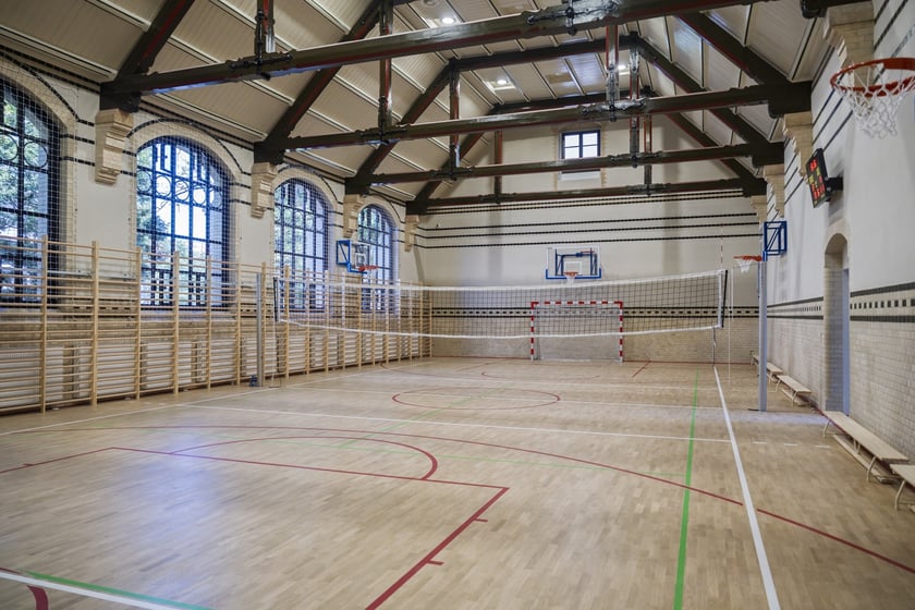 Przygotowania do roku szkolnego 2025/2026. Sala Gimnastyczna w Zespole Szkół Zawodowych  przy ul. Dawida