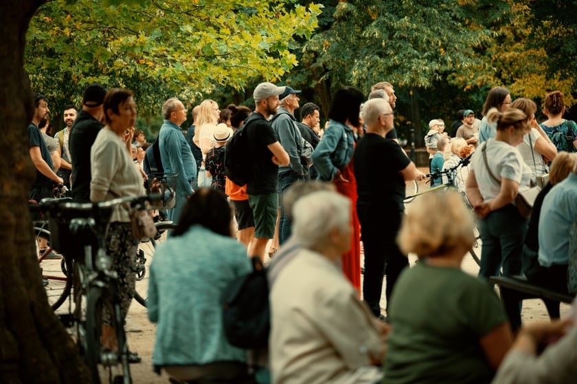 W parku Południowym z koncertem w cyklu „Muzyczne Parki Wrocławia” wystąpiła Marzena Słowik z zespołem „Słowik e os pássaros do amor”.