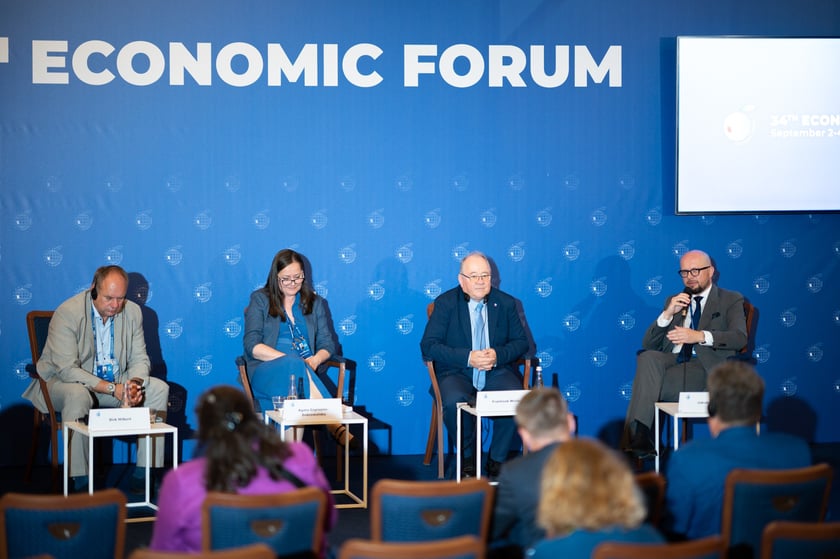 Panel międzynarodowy&nbsp;"Praga, Drezno i Wrocław - co czeka ten nowy, rosnący w siłę tr&oacute;jkąt?" - Forum Ekonomiczne w Karpaczu 2025