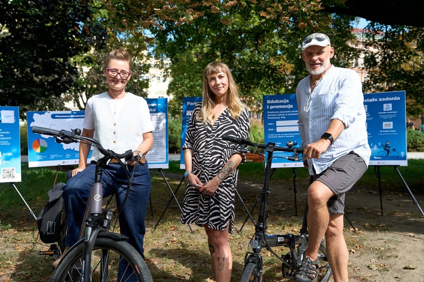 Urszula Jagielnicka, Monika Kozłowska-Święconek i Cezary Grochowski
