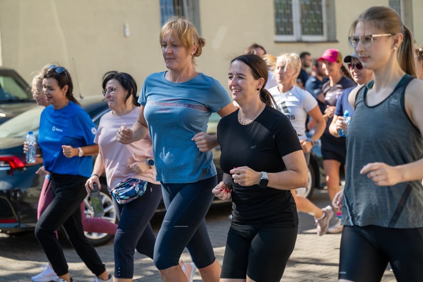 IPAPOLRUN 2025 we Wrocławiu - bieg funkcjonariuszek i pracownic cywilnych policji z Dolnego Śląska, z okazji 100-lecia kobiet w policji