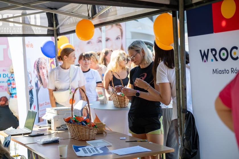 IPAPOLRUN 2025 we Wrocławiu - bieg funkcjonariuszek i pracownic cywilnych policji z Dolnego Śląska, z okazji 100-lecia kobiet w policji