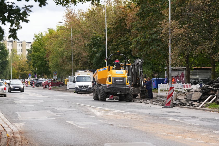 Remont chodników przy Bacciarellego, wrzesień 2025