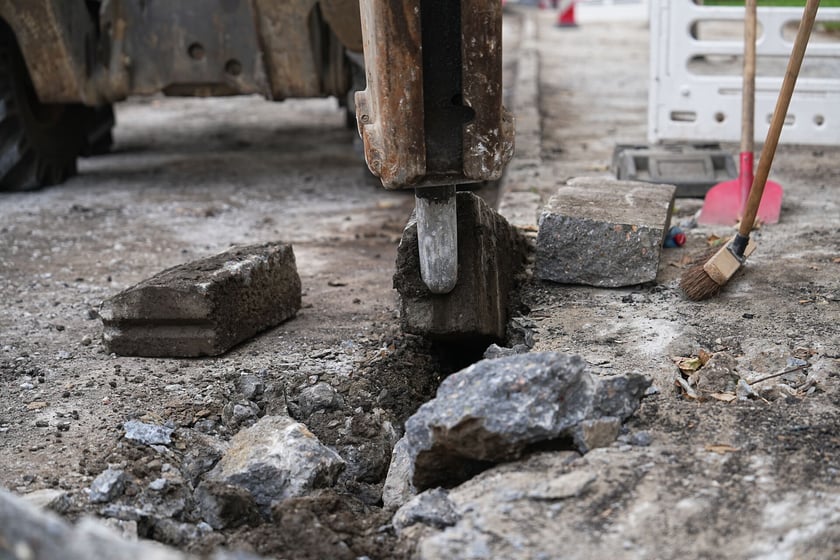 Remont chodników przy Bacciarellego, wrzesień 2025