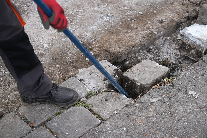 Remont chodników przy Bacciarellego, wrzesień 2025