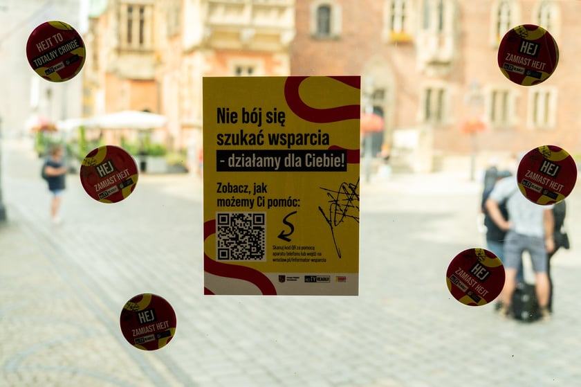 Autobus kampanii HejTy Reaguj