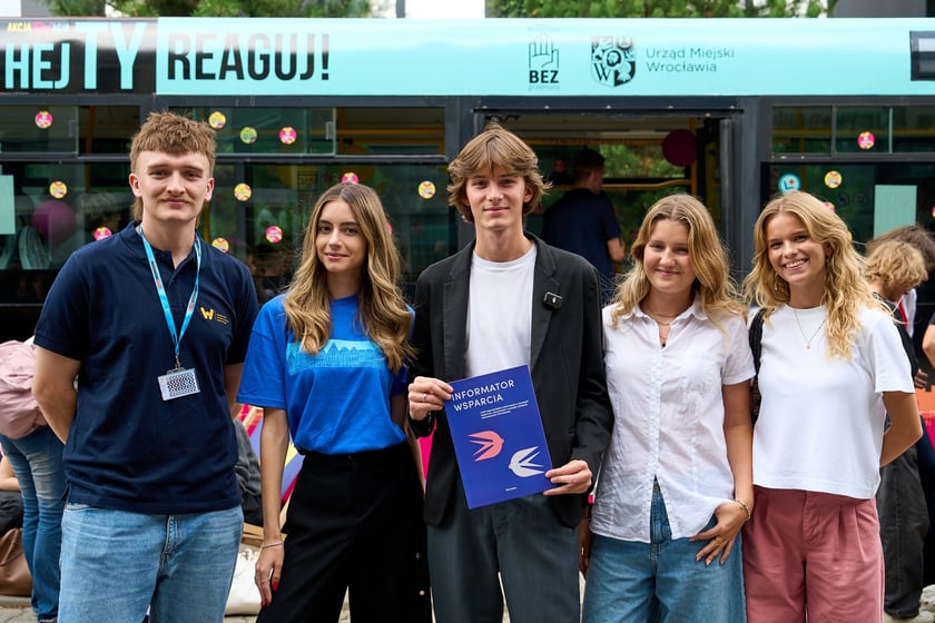 Specjalny autobus przywiózł akcję HejTy Reaguj do Liceum nr 8 im. Bolesława Krzywoustego