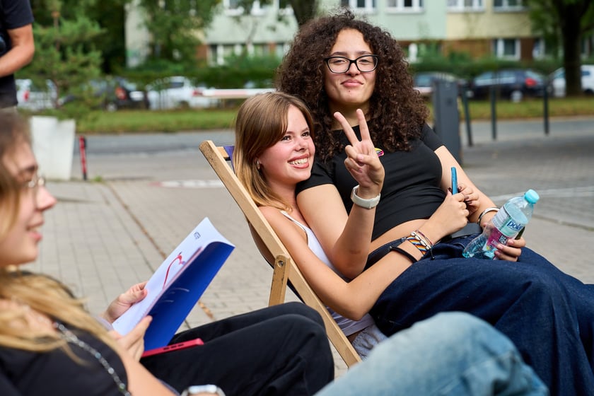Specjalny autobus przywiózł akcję HejTy Reaguj do Liceum nr 8 im. Bolesława Krzywoustego