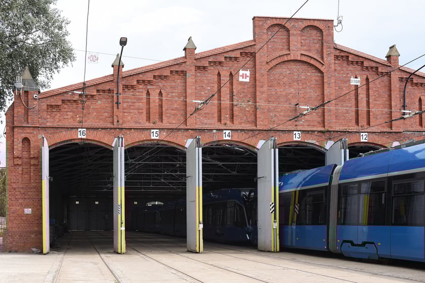 Zabytkowa hala na zajezdni Borek, lato 2025