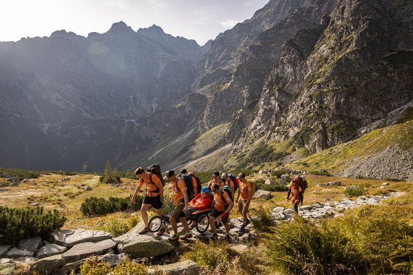 G&oacute;rska wyprawa z Szerpami Nadziei. Zdjęcie archiwalne, wykonane w sierpniu 2025