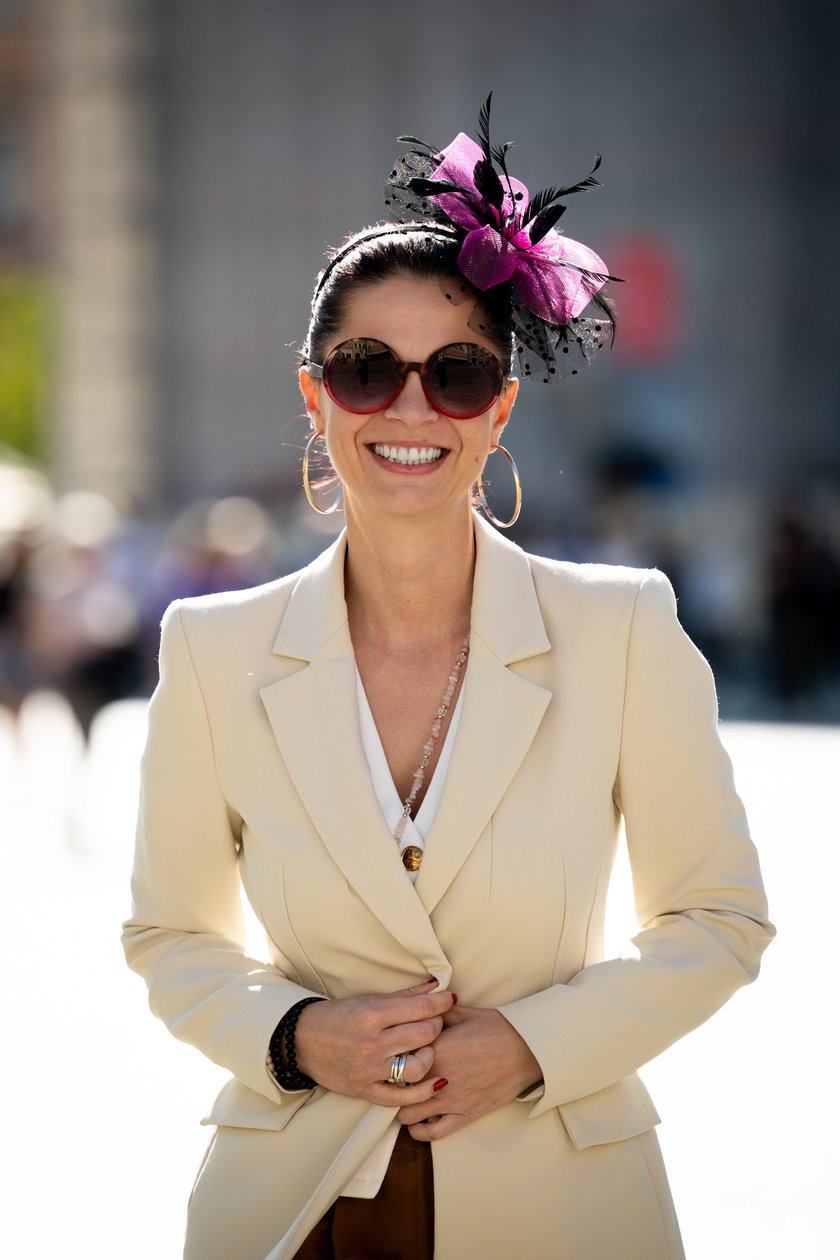 Marsz kapeluszy i przekazanie kluczy do miasta kr&oacute;lowej i kr&oacute;lowi senior&oacute;w - Dni Seniora 2025 we Wrocławiu