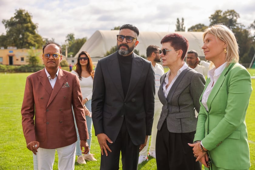 Wizyta Abhisheka Bachchana we Wrocławiu &ndash; uroczystość zapowiadająca powstanie pierwszego we Wrocławiu boiska do krykieta im. Amitabha Bachchana