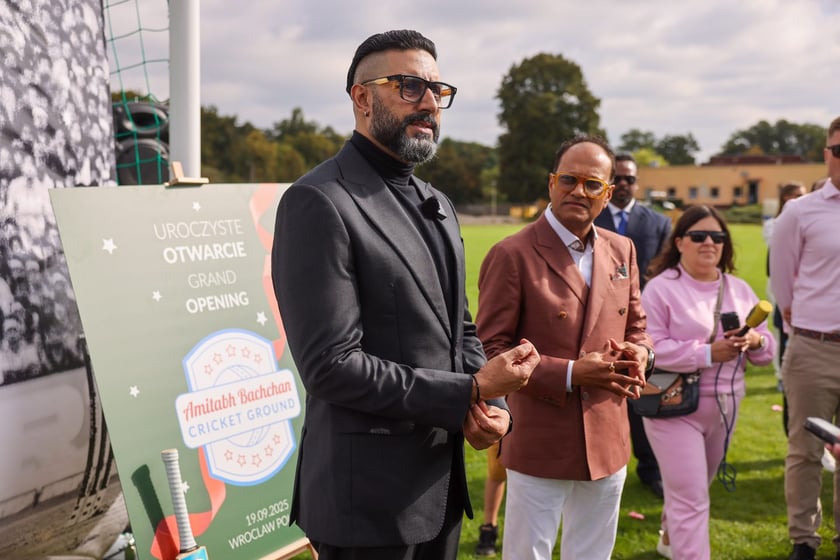 Wizyta Abhisheka Bachchana we Wrocławiu &ndash; uroczystość zapowiadająca powstanie pierwszego we Wrocławiu boiska do krykieta im. Amitabha Bachchana