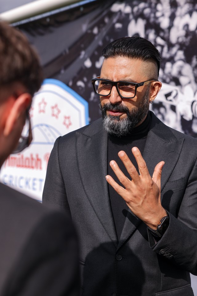 Wizyta Abhisheka Bachchana we Wrocławiu &ndash; uroczystość zapowiadająca powstanie pierwszego we Wrocławiu boiska do krykieta im. Amitabha Bachchana