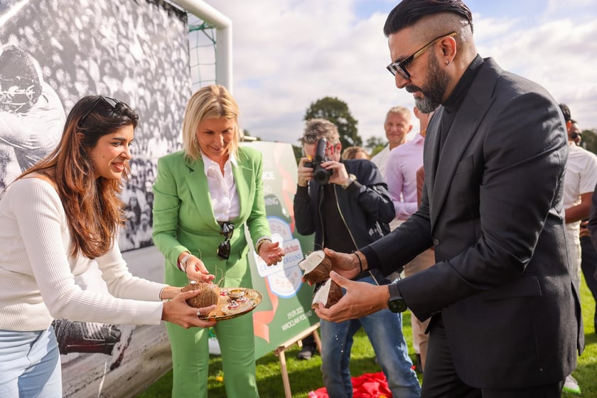 Wizyta Abhisheka Bachchana we Wrocławiu &ndash; uroczystość zapowiadająca powstanie pierwszego we Wrocławiu boiska do krykieta im. Amitabha Bachchana