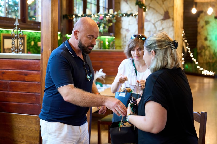 Spotkanie w Restauracji Letnia w Zoo Wrocław z rodzinami zastępczymi i osobami prowadzącymi rodzinne domy dziecka&nbsp;