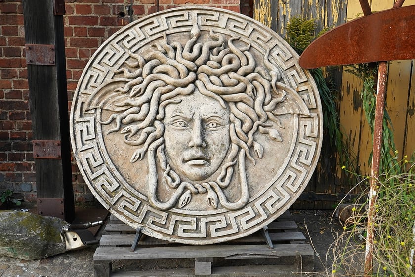 Backstage galerii Neon Side - tu trzymane są niewyeksponowane wrocławskie neony z dawnych lat