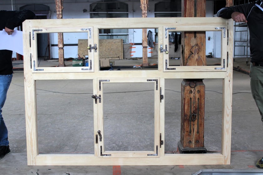 Siedziba Klubu Sportowego Lotnik: próbny model odtworzonego okna