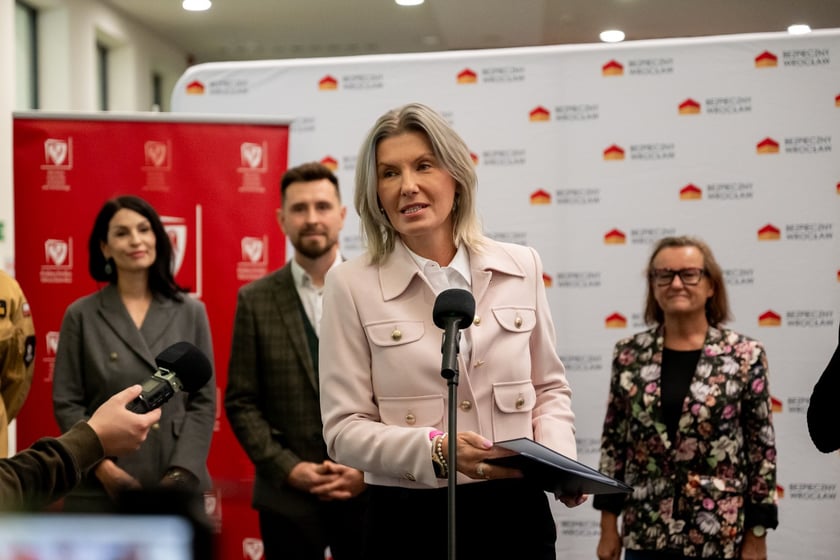 Na zdjęciach 3. Festiwal Pierwszej Pomocy na Politechnice Wrocławskiej &ndash; inauguruje wiceprezydent Wrocławia Renata Granowska