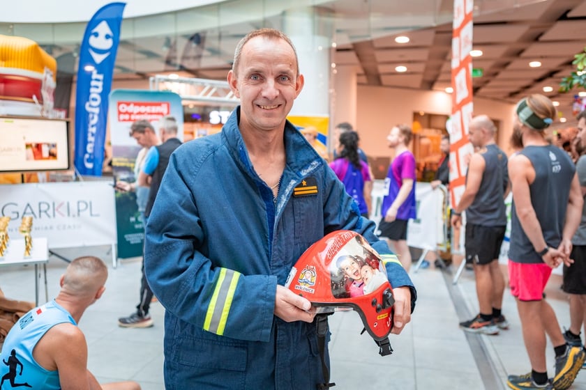 Uczestnicy 10. Sky Tower Run we Wrocławiu