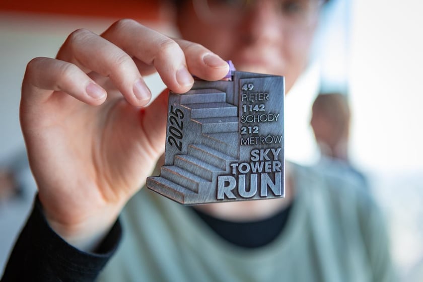 Uczestnicy 10. Sky Tower Run we Wrocławiu