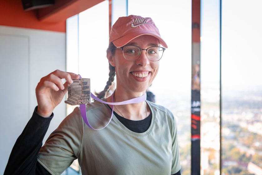 Uczestnicy 10. Sky Tower Run we Wrocławiu