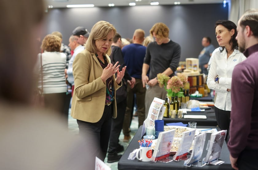 Na zdjęciach IV edycja programu &bdquo;Od pola na wrocławski st&oacute;ł&rdquo; we wrocławskim Novotelu