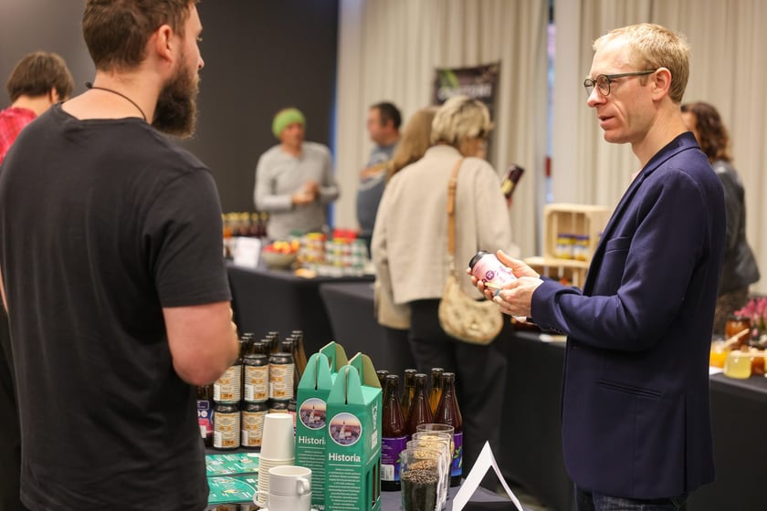 Na zdjęciach IV edycja programu &bdquo;Od pola na wrocławski st&oacute;ł&rdquo; we wrocławskim Novotelu