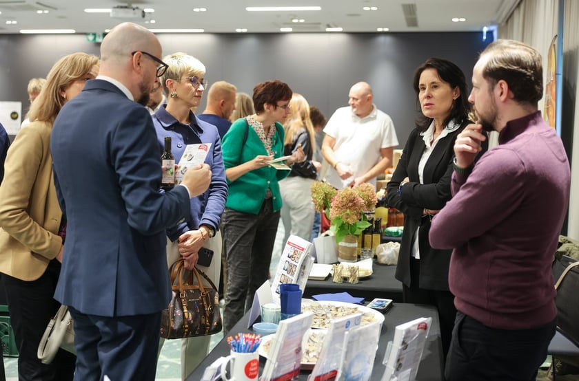 Na zdjęciach IV edycja programu &bdquo;Od pola na wrocławski st&oacute;ł&rdquo; we wrocławskim Novotelu