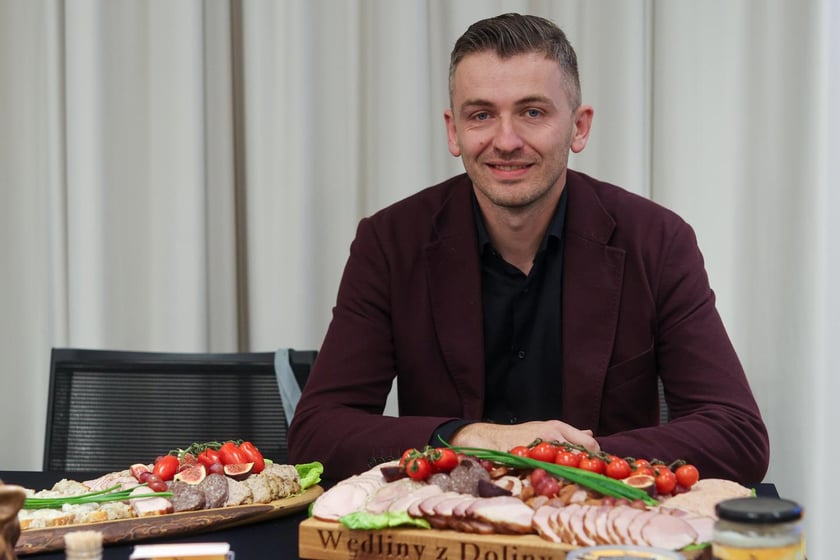 Na zdjęciach IV edycja programu &bdquo;Od pola na wrocławski st&oacute;ł&rdquo; we wrocławskim Novotelu