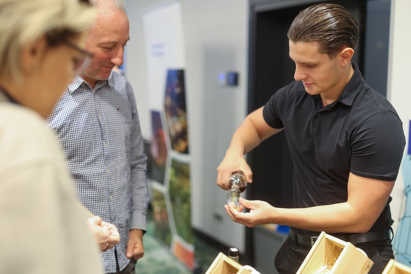 Na zdjęciach IV edycja programu &bdquo;Od pola na wrocławski st&oacute;ł&rdquo; we wrocławskim Novotelu