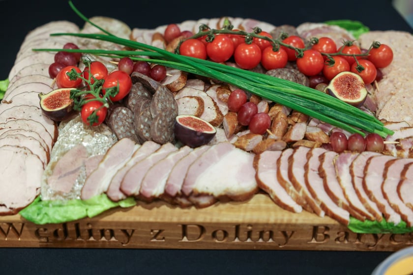 Na zdjęciach IV edycja programu &bdquo;Od pola na wrocławski st&oacute;ł&rdquo; we wrocławskim Novotelu