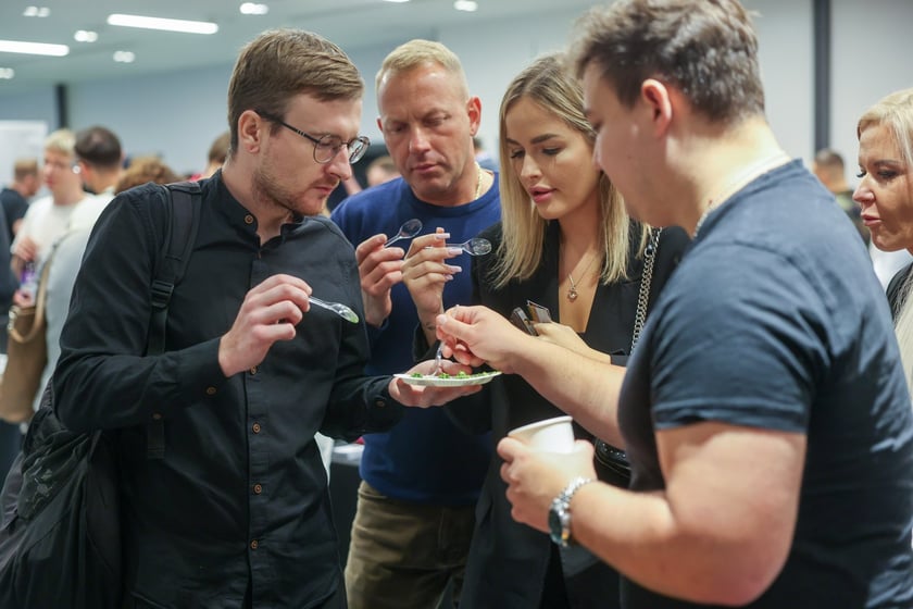 Na zdjęciach IV edycja programu &bdquo;Od pola na wrocławski st&oacute;ł&rdquo; we wrocławskim Novotelu