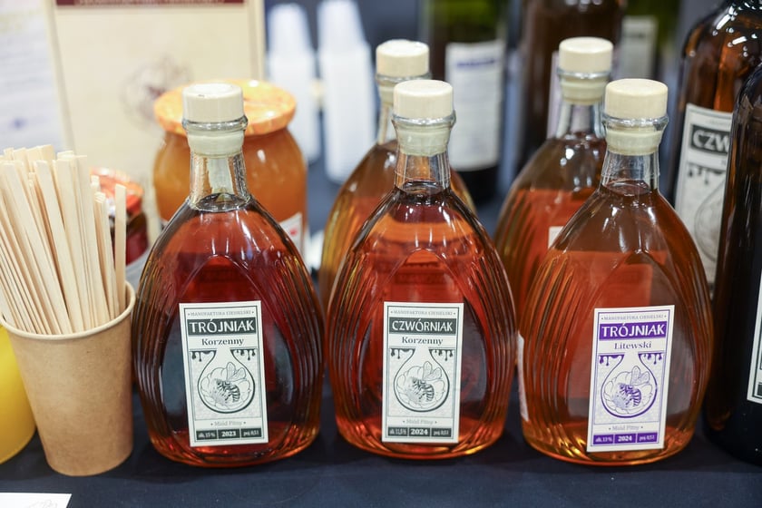 Na zdjęciach IV edycja programu &bdquo;Od pola na wrocławski st&oacute;ł&rdquo; we wrocławskim Novotelu