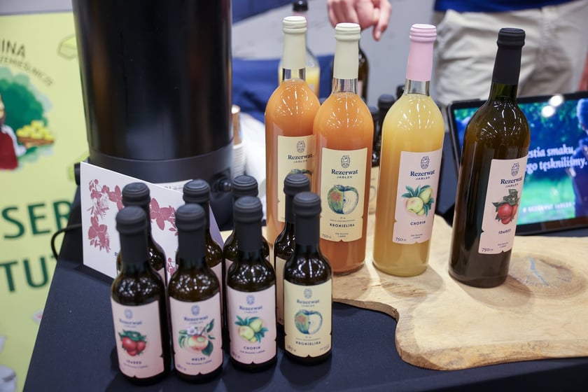 Na zdjęciach IV edycja programu &bdquo;Od pola na wrocławski st&oacute;ł&rdquo; we wrocławskim Novotelu