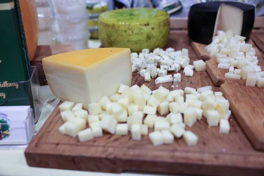 Na zdjęciach IV edycja programu &bdquo;Od pola na wrocławski st&oacute;ł&rdquo; we wrocławskim Novotelu