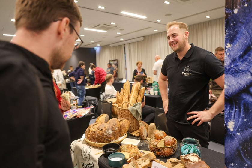 Na zdjęciach IV edycja programu &bdquo;Od pola na wrocławski st&oacute;ł&rdquo; we wrocławskim Novotelu