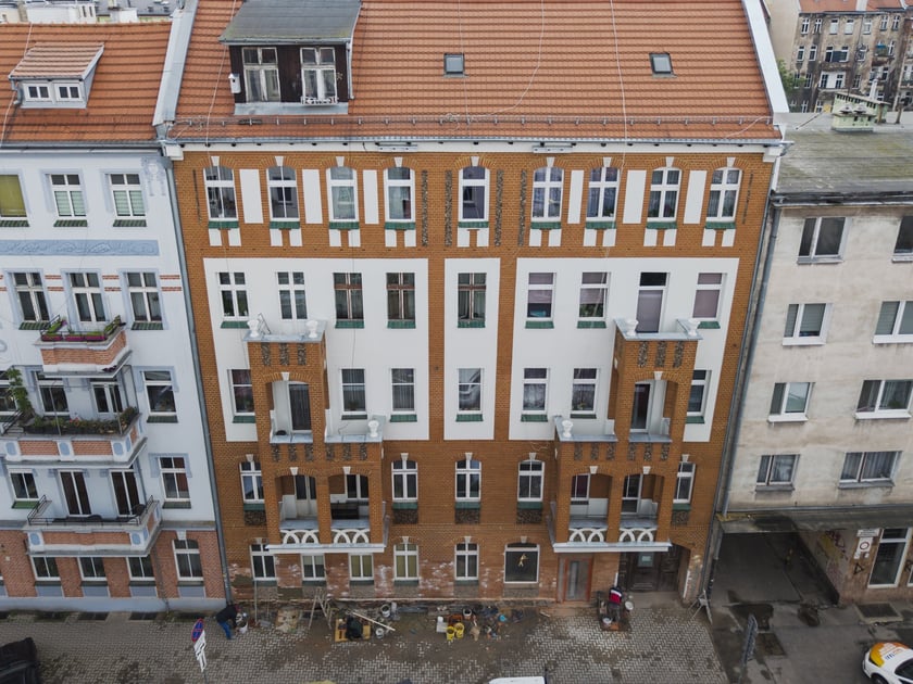 Kamienica Daszyńskiego 41 w trakcie remontu na przełomie września i października 2025