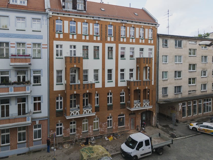 Kamienica Daszyńskiego 41 w trakcie remontu na przełomie września i października 2025