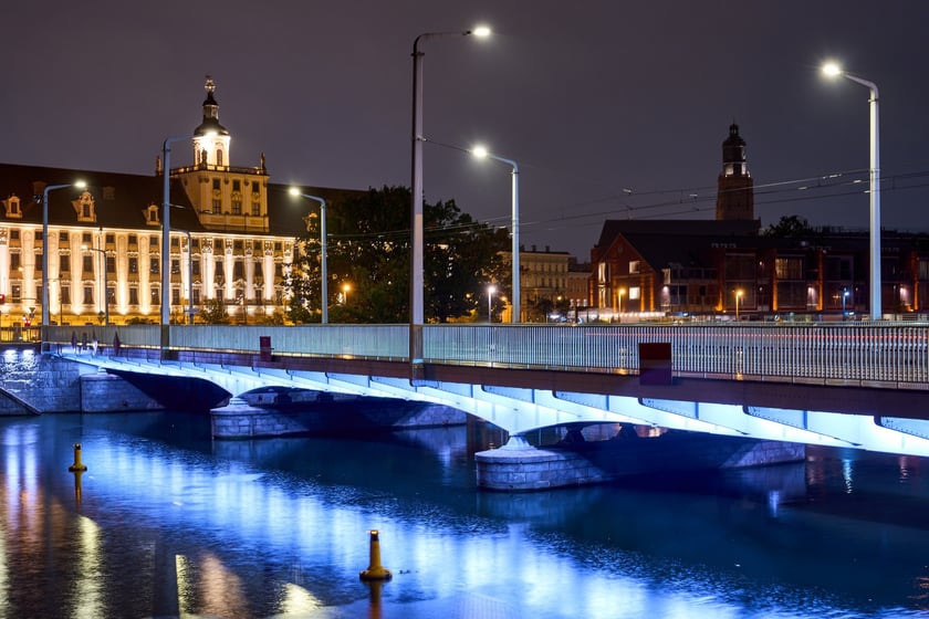 Próby światła na wyremontowanych mostach Uniwersyteckich, 8 października 2025