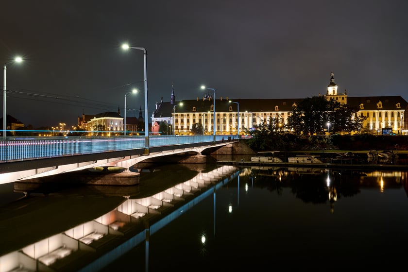 Próby światła na wyremontowanych mostach Uniwersyteckich, 8 października 2025