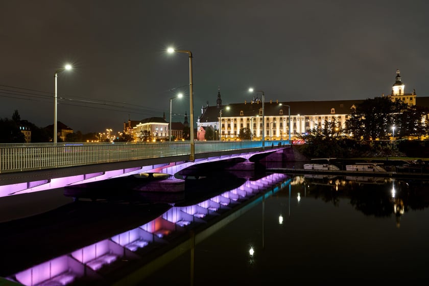 Próby światła na wyremontowanych mostach Uniwersyteckich, 8 października 2025