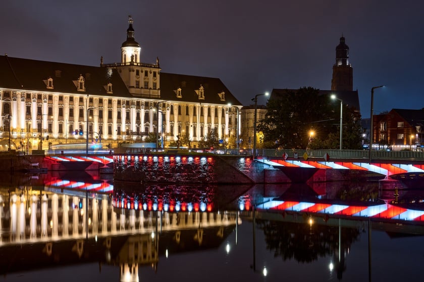 Próby światła na wyremontowanych mostach Uniwersyteckich, 8 października 2025