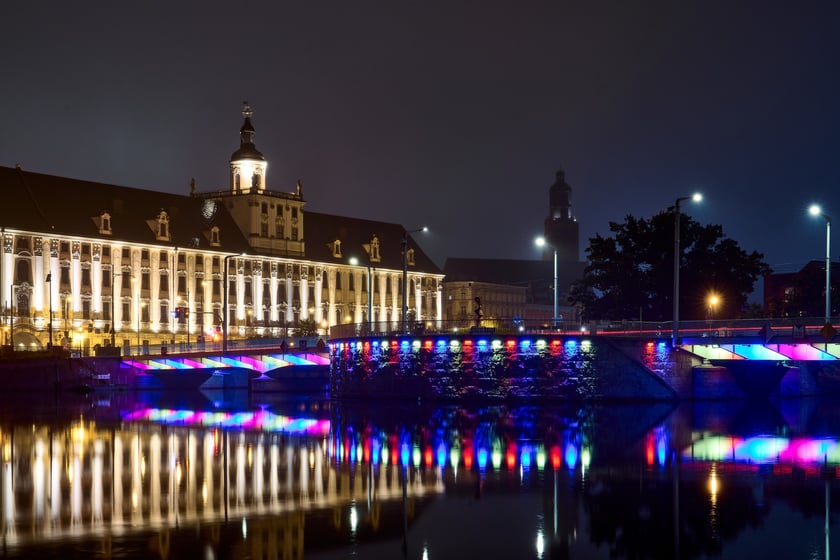 Próby światła na wyremontowanych mostach Uniwersyteckich, 8 października 2025