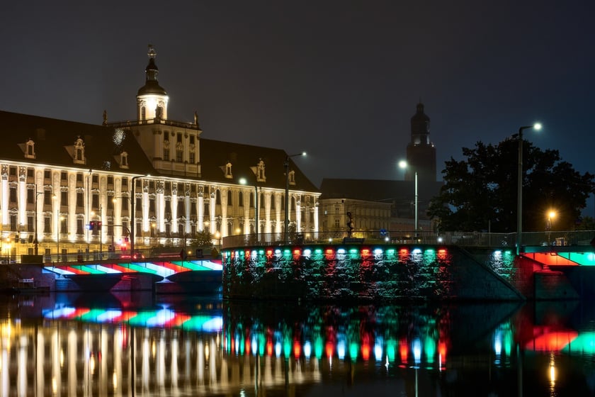 Próby światła na wyremontowanych mostach Uniwersyteckich, 8 października 2025