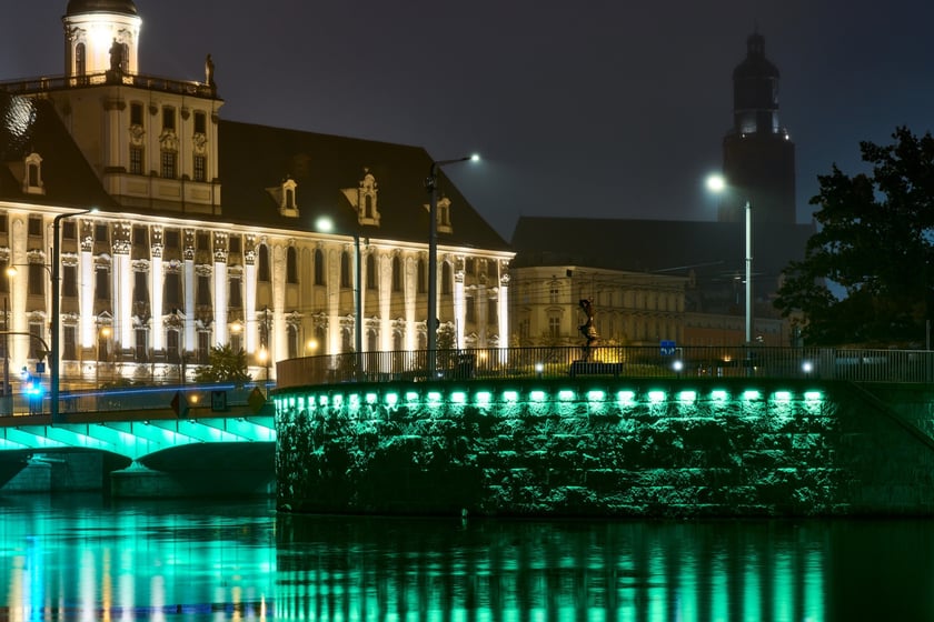 Próby światła na wyremontowanych mostach Uniwersyteckich, 8 października 2025