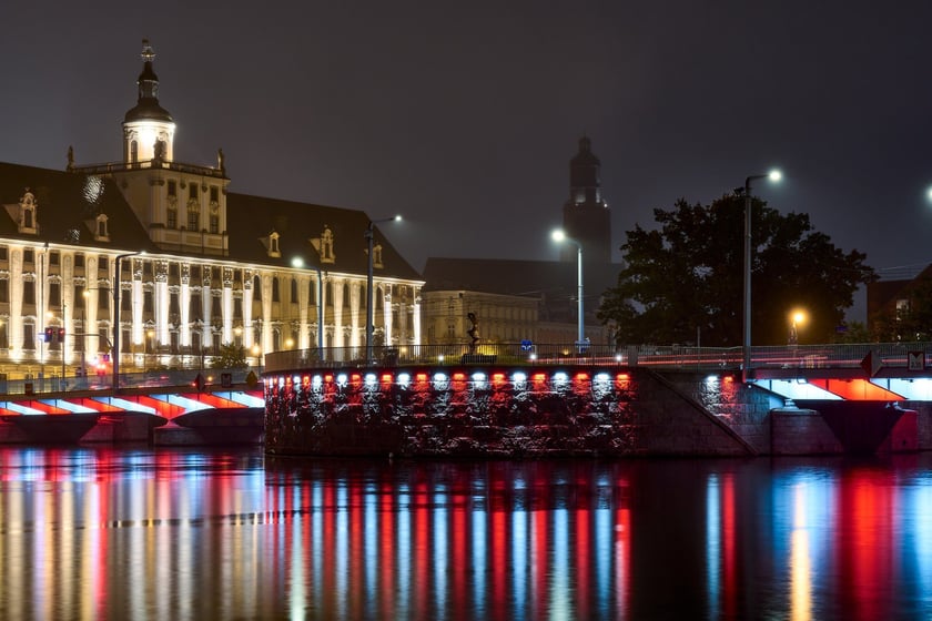 Próby światła na wyremontowanych mostach Uniwersyteckich, 8 października 2025