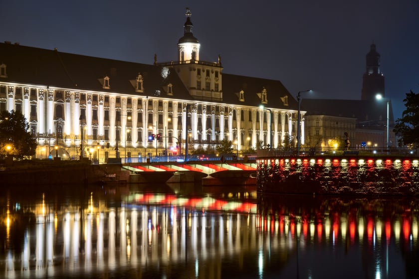 Próby światła na wyremontowanych mostach Uniwersyteckich, 8 października 2025