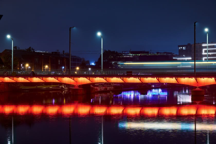 Próby światła na wyremontowanych mostach Uniwersyteckich, 8 października 2025